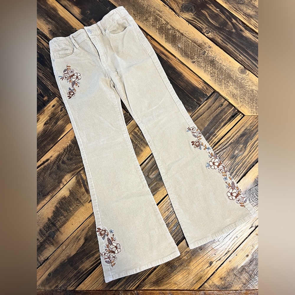 Girls Forever 21 Tan Corduroy Flare Pants with Embroidered Flowers size 13/14